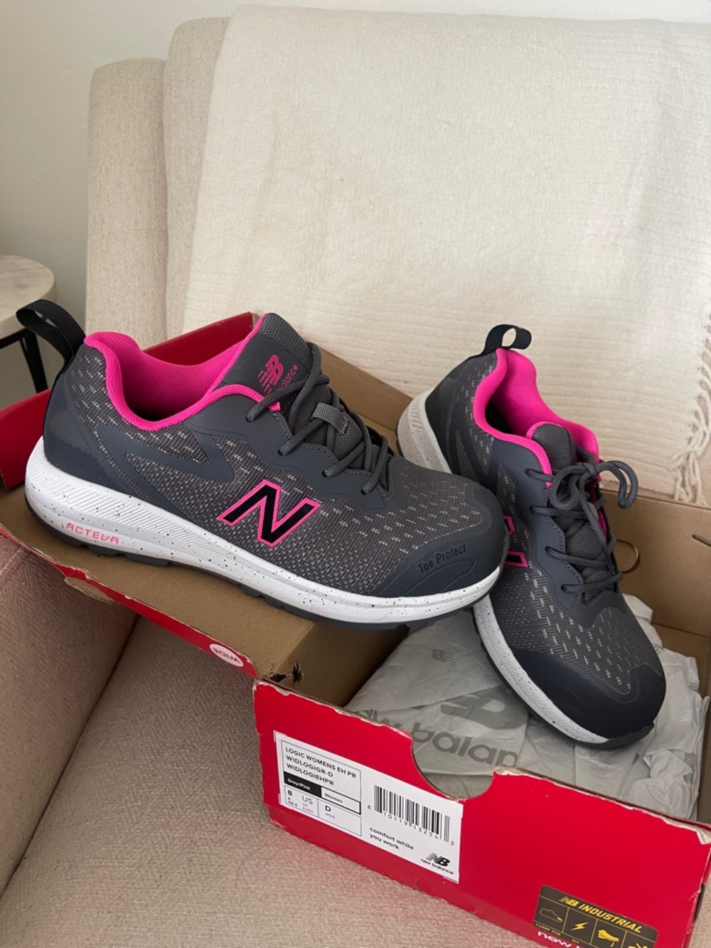 Women's New Balance Work Logic Composite Toe Sneaker Shoe